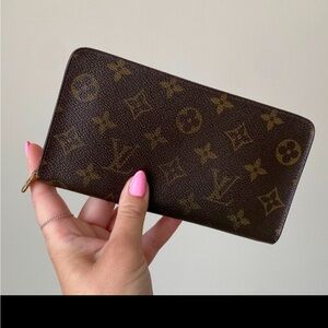 Louis Vuitton Wallet with Gold Zipper